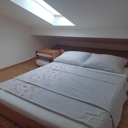 Apartmani Deleut Novi Vinodolski Kültér fotó
