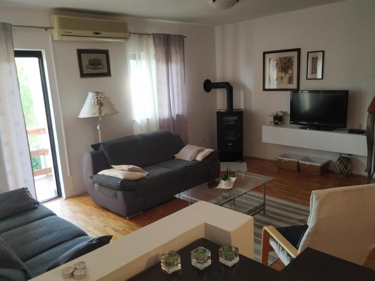 Apartmani Deleut Novi Vinodolski Kültér fotó