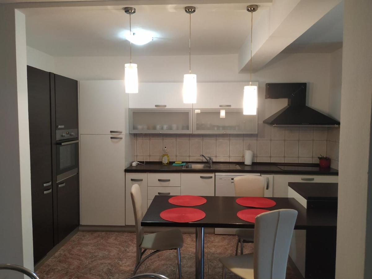 Apartmani Deleut Novi Vinodolski Kültér fotó