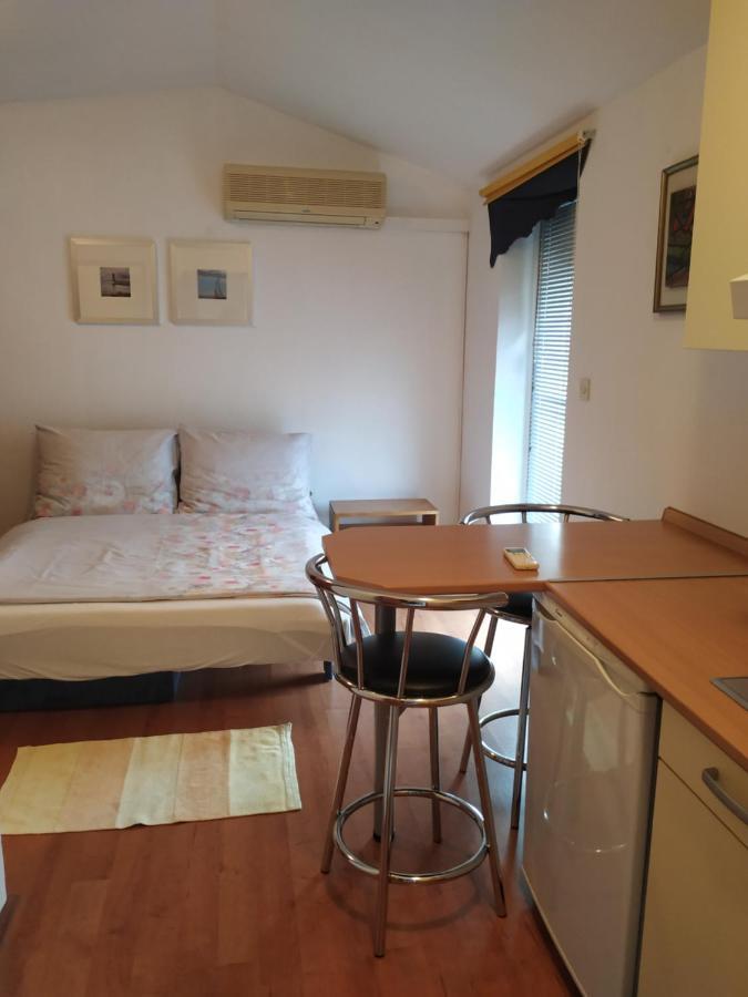 Apartmani Deleut Novi Vinodolski Kültér fotó