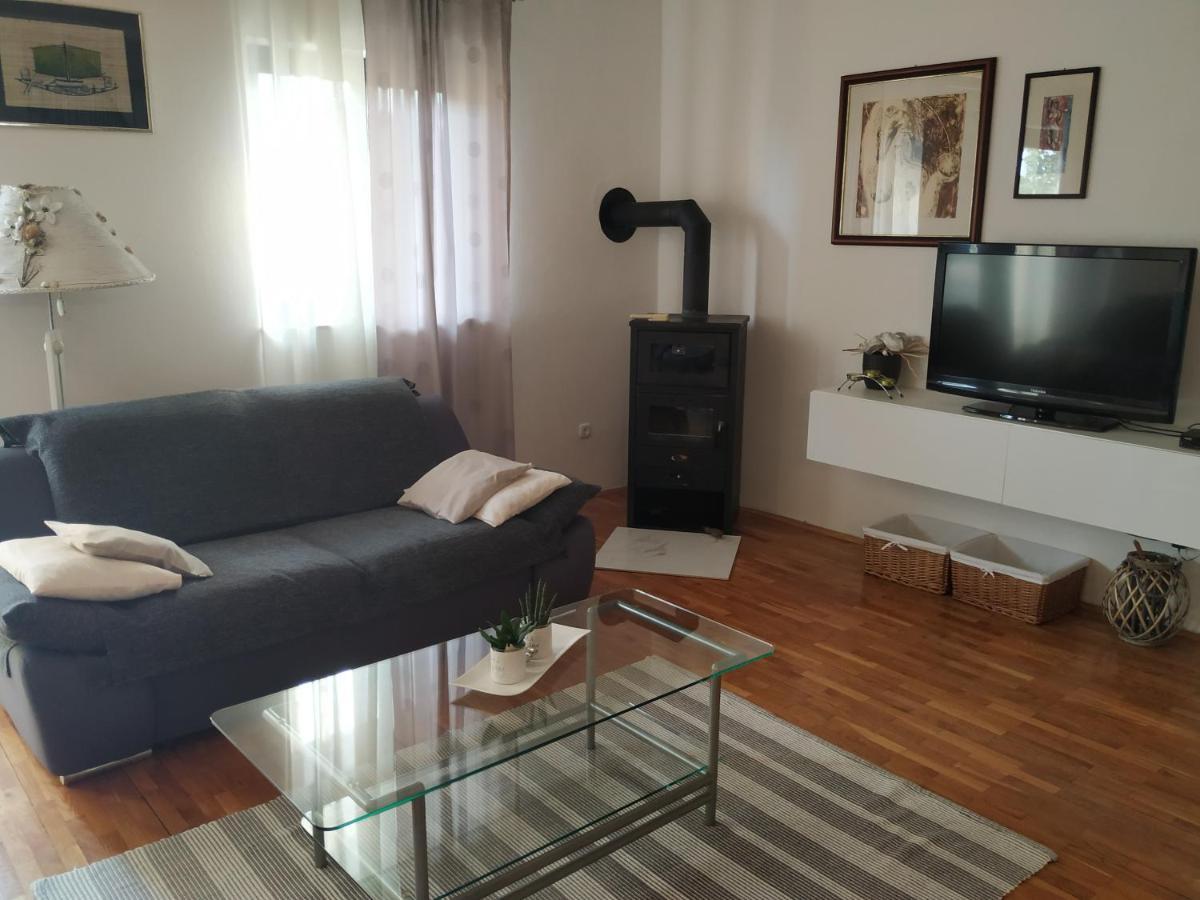 Apartmani Deleut Novi Vinodolski Kültér fotó