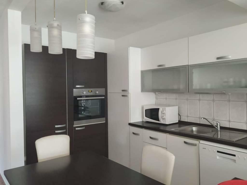 Apartmani Deleut Novi Vinodolski Kültér fotó