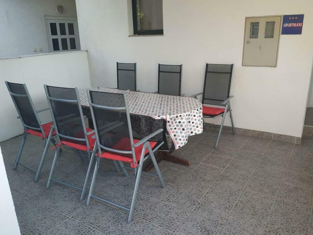 Apartmani Deleut Novi Vinodolski Kültér fotó